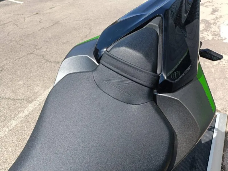 KAWASAKI 1100 SE 2026 PACK PERFORMANCE AKRAPOVIC