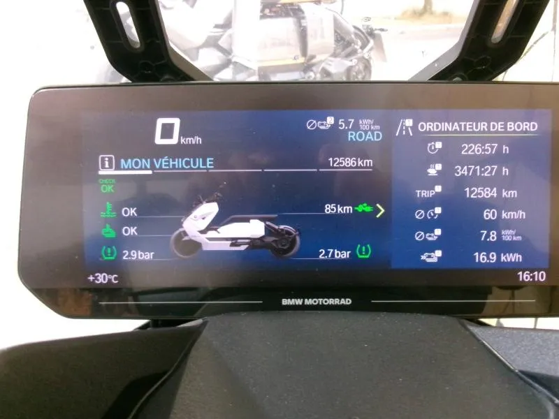 BMW CE04