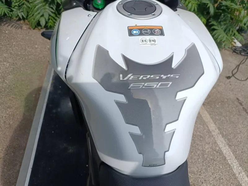 KAWASAKI 650 + top case BRIADAGE POSSIBLE
