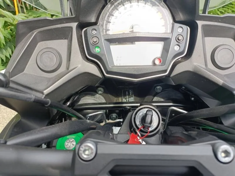 KAWASAKI 650 + top case BRIADAGE POSSIBLE