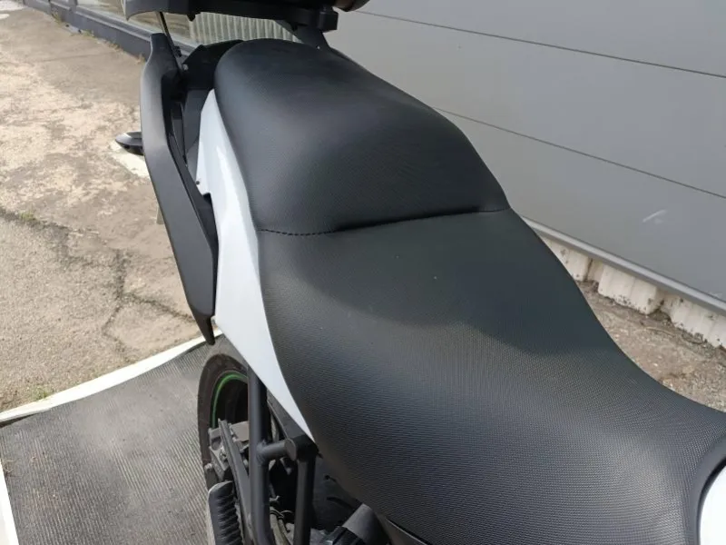 KAWASAKI 650 + top case BRIADAGE POSSIBLE