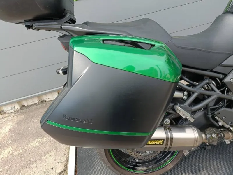 KAWASAKI 1000 VALISES TOP CASE ,POT AKRAPOVIC HOMOLOGUE