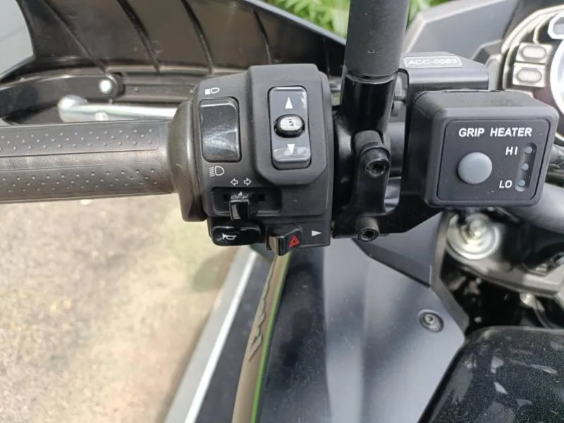 KAWASAKI 1000 VALISES TOP CASE ,POT AKRAPOVIC HOMOLOGUE