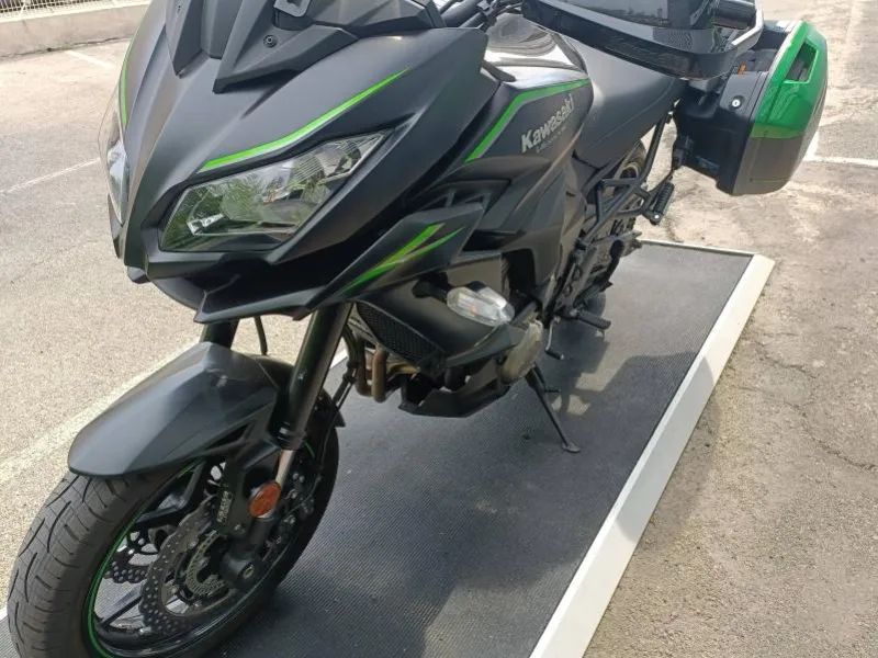 KAWASAKI 1000 VALISES TOP CASE ,POT AKRAPOVIC HOMOLOGUE