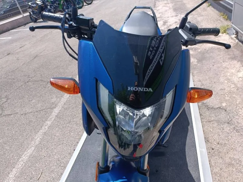 HONDA 125 F 1er main etat neuf a saisir