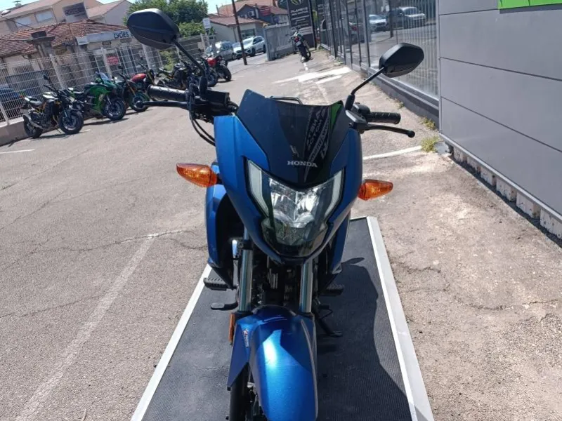 HONDA 125 F 1er main etat neuf a saisir