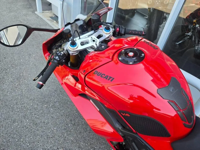 DUCATI V4 S