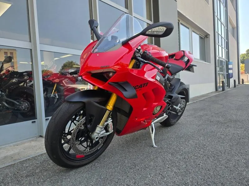 DUCATI V4 S