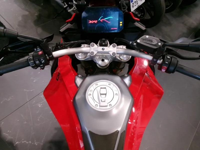 BMW F 900 XR A2