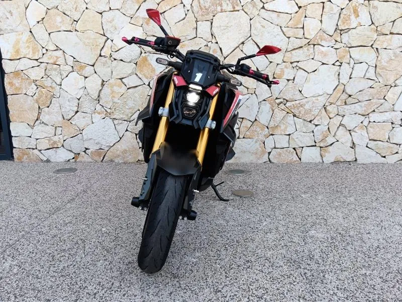 SUZUKI 1000 2022 1ére main