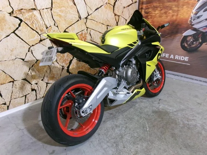 APRILIA RS 660 2025 105cv + RIZOMA