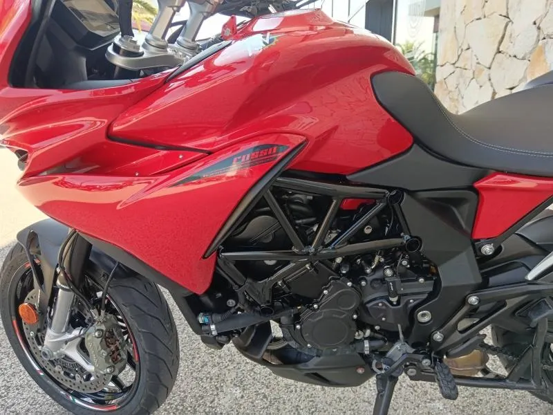 MV-AGUSTA Veloce 800 rosso + options