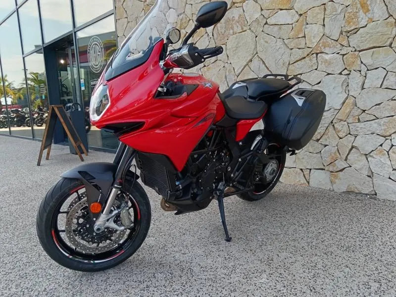 MV-AGUSTA Veloce 800 rosso + options