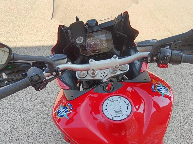 MV-AGUSTA Veloce 800 rosso + options