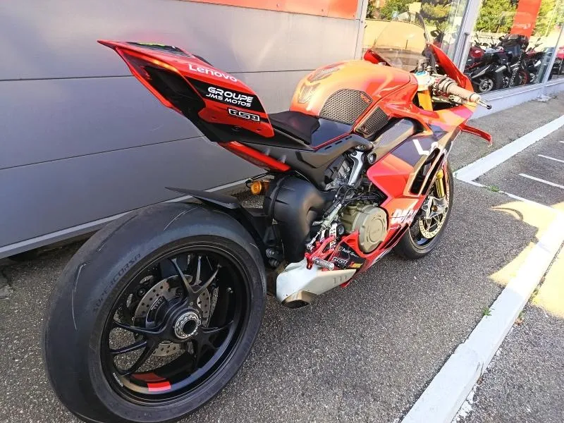 DUCATI PANIGALE V4 S 2024 EQUIPEE PISTE + CARENAGES ORIGINE GARANTIE 1AN