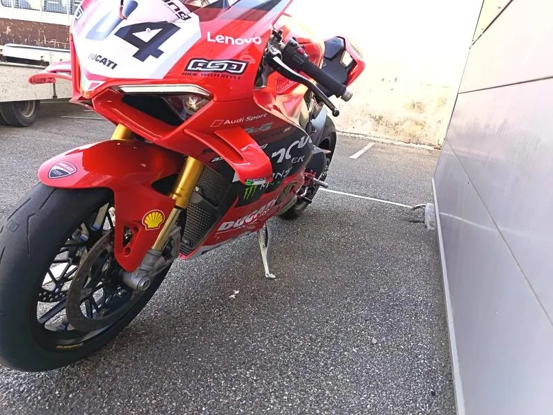 DUCATI PANIGALE V4 S 2024 EQUIPEE PISTE + CARENAGES ORIGINE GARANTIE 1AN