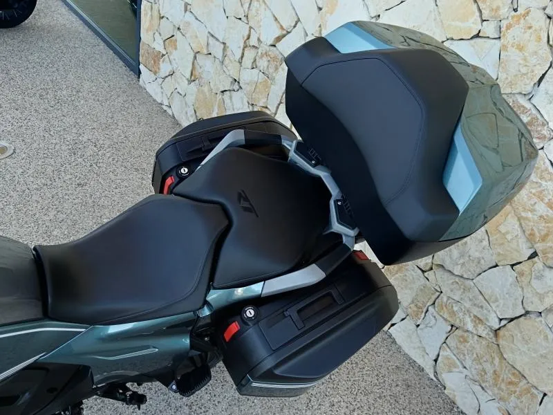 BMW 1300 RT boite auto full options + 719. GA 5 ANS