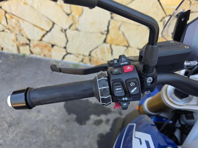 BMW 1250 R Evo