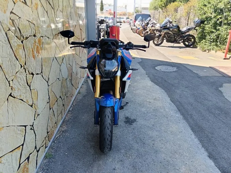 BMW F 900 R 2025