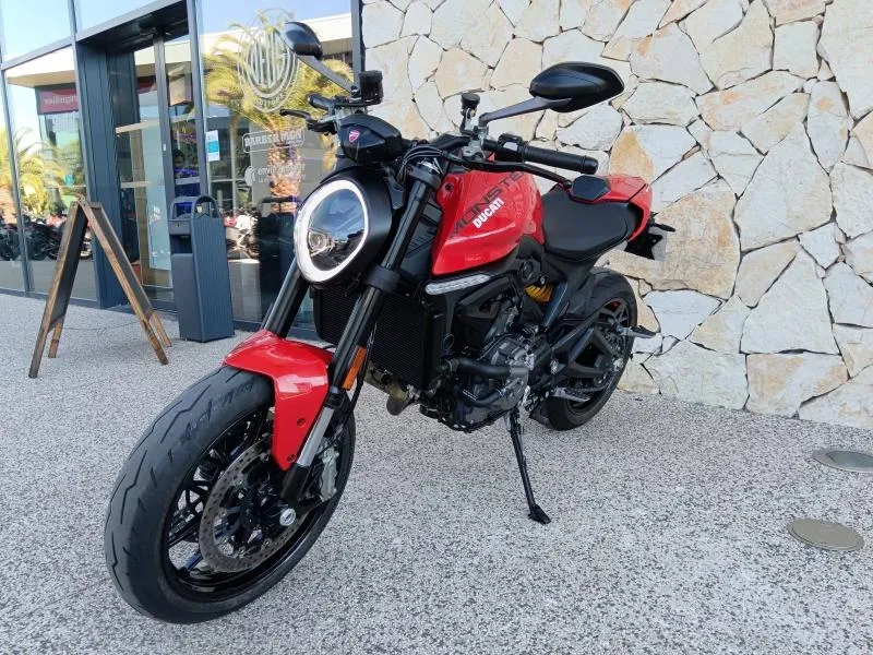 DUCATI Monster 937