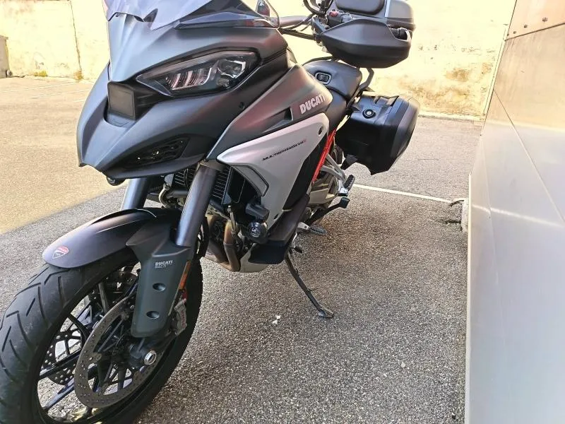 DUCATI Multistrada V4 S Travel & Radar 1ère main 4700 kms ! Ligne complète, Top case etc... gar