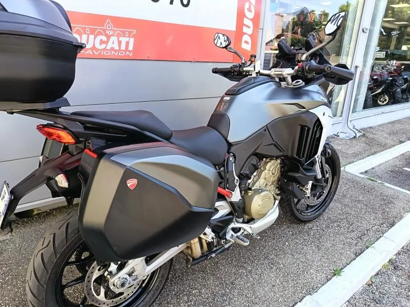 DUCATI Multistrada V4 S Travel & Radar 1ère main 4700 kms ! Ligne complète, Top case etc... gar
