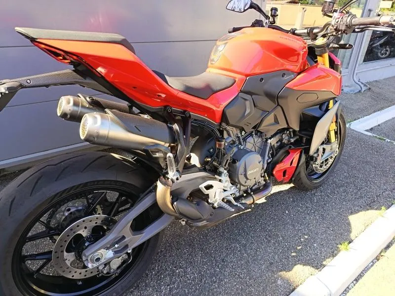 DUCATI Streetfighter V2 S 1ère main garantie 17/06/2027