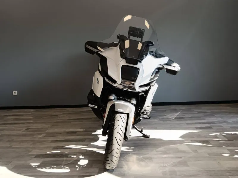 BMW 1300 RT boite auto