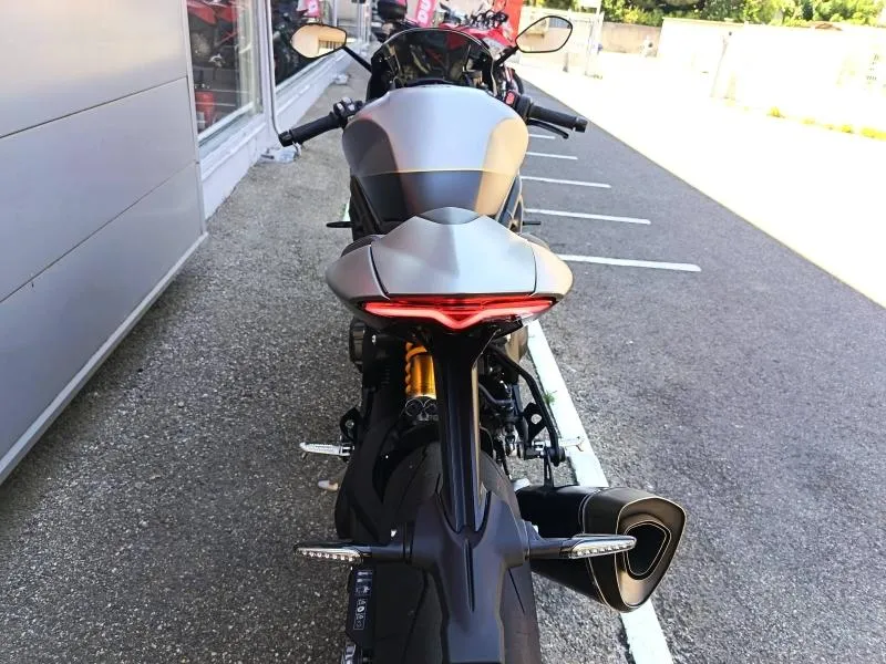 TRIUMPH Speed Triple 1200 RR BREITLING 1ERE MAIN GTIE 21/06/2028