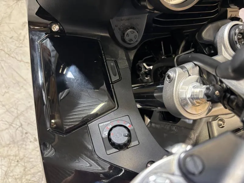 YAMAHA FJR 1300 2011