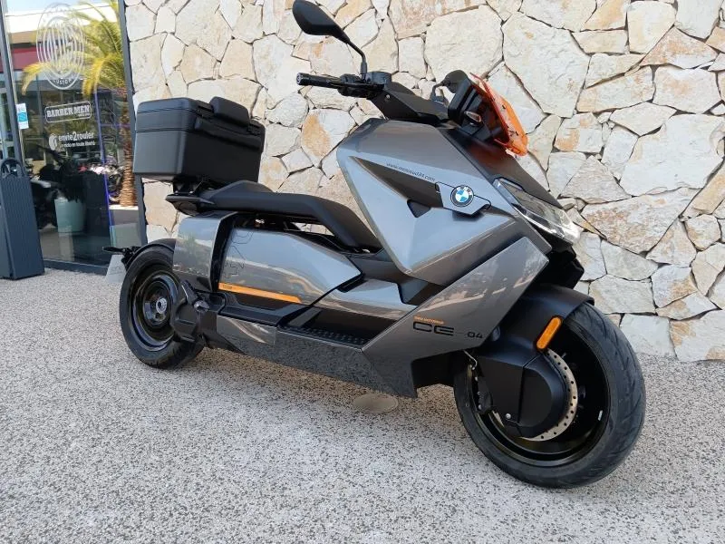 BMW CE04 15kw 20cv finition pro + top case