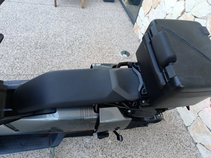 BMW CE04 15kw 20cv finition pro + top case
