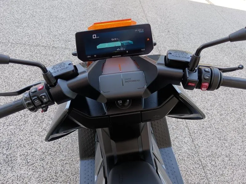 BMW CE04 15kw 20cv finition pro + top case