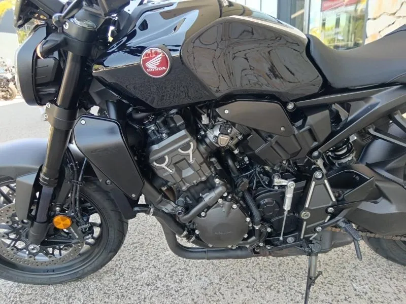 HONDA 1000 R+ 2023 Black edition