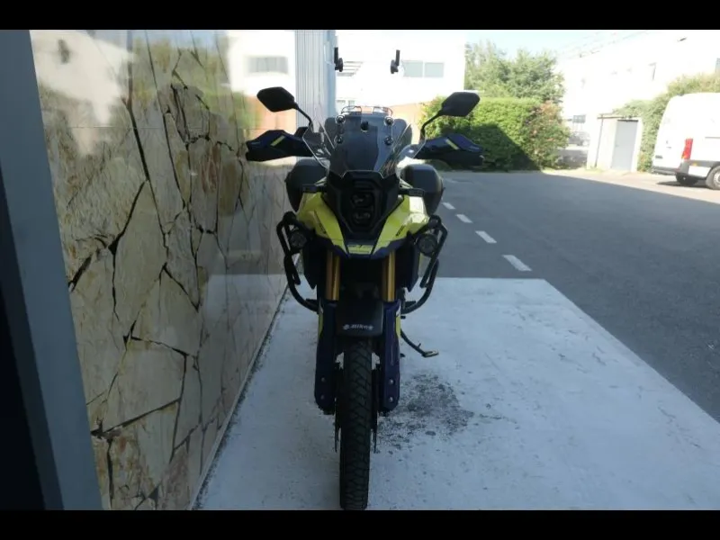 SUZUKI 800 DE + Options