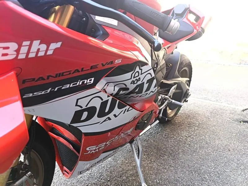 DUCATI Panigale V4 S mod 2025 1ère main- ligne complète