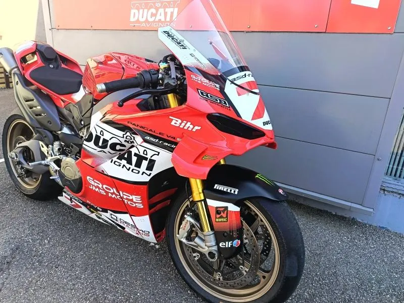 DUCATI Panigale V4 S mod 2025 1ère main- ligne complète