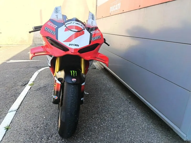 DUCATI Panigale V4 S mod 2025 1ère main- ligne complète