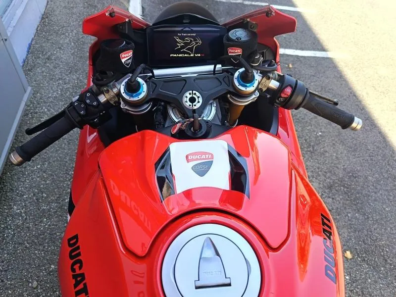 DUCATI Panigale V4 S mod 2025 1ère main- ligne complète