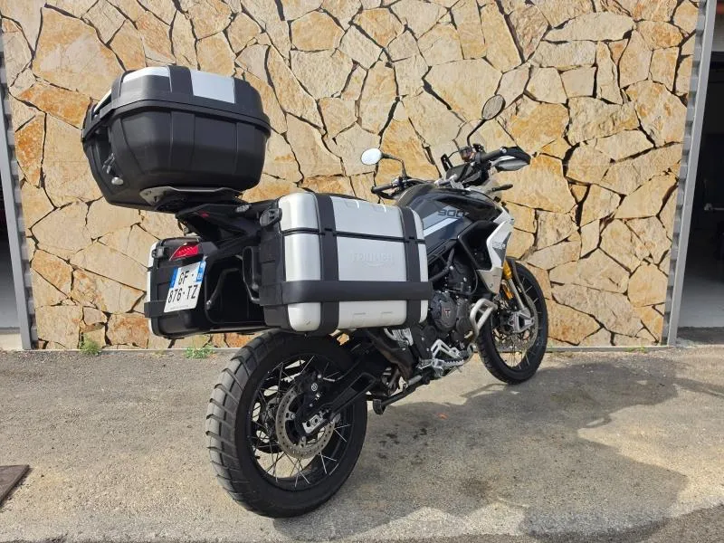 TRIUMPH 900 Rally Pro