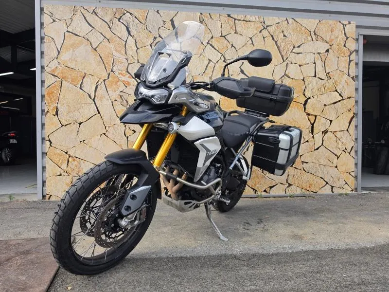 TRIUMPH 900 Rally Pro