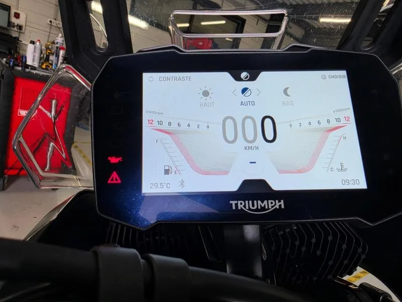 TRIUMPH 900 Rally Pro