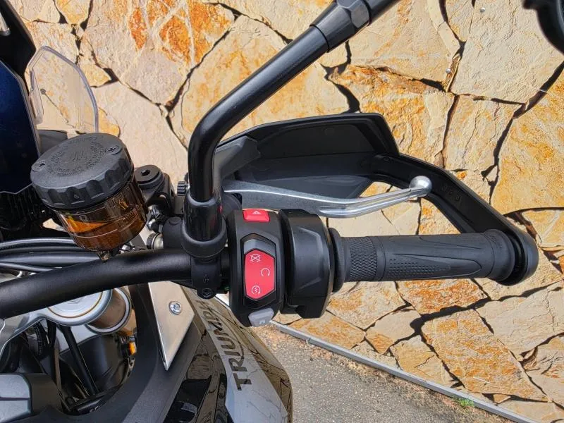 TRIUMPH 900 Rally Pro