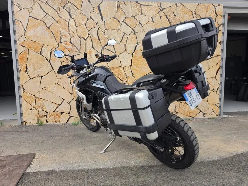 TRIUMPH 900 Rally Pro