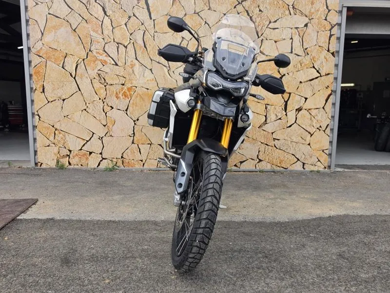 TRIUMPH 900 Rally Pro