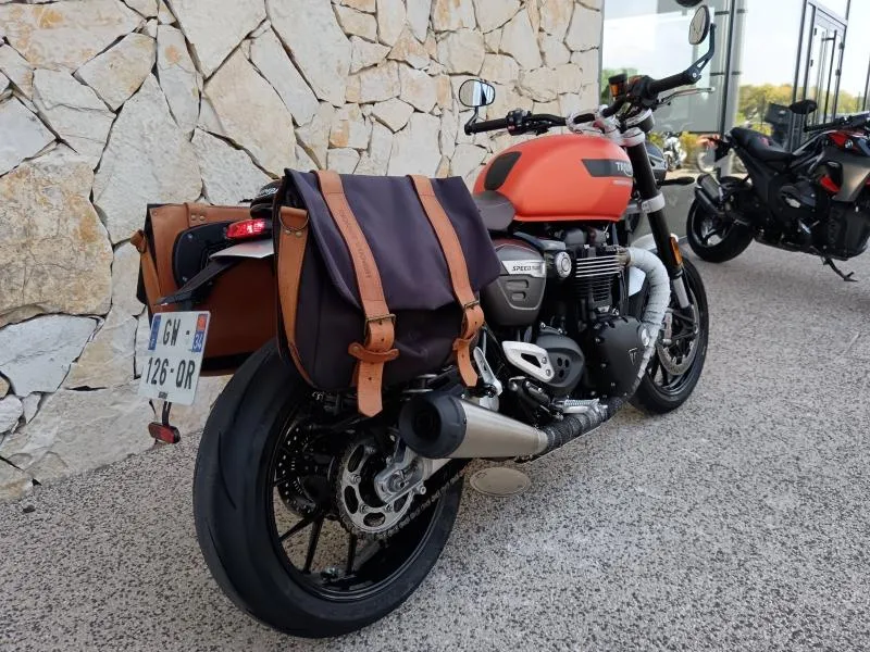 TRIUMPH Speed Twin 1200 + sacoches