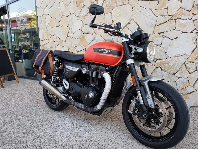 TRIUMPH Speed Twin 1200 + sacoches