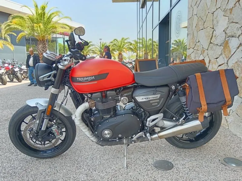 TRIUMPH Speed Twin 1200 + sacoches
