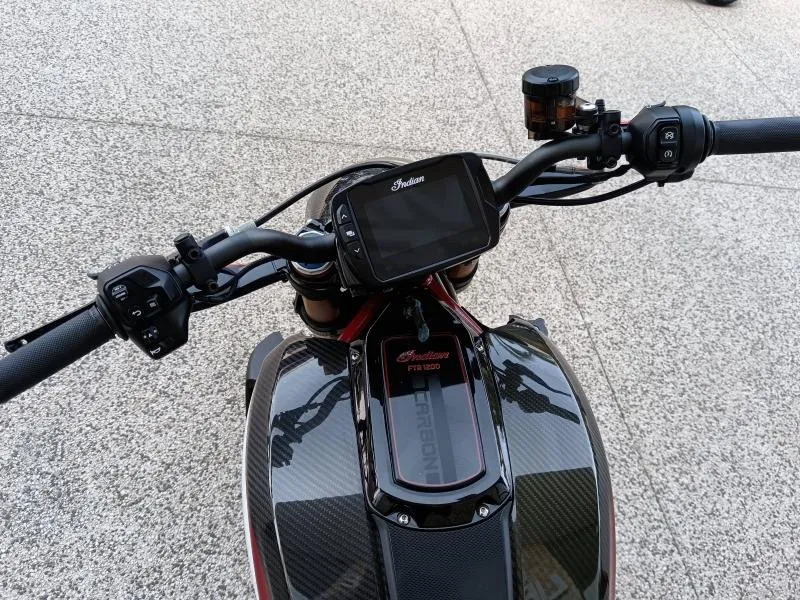 INDIAN 1200 Carbon 2020 Akrapovic