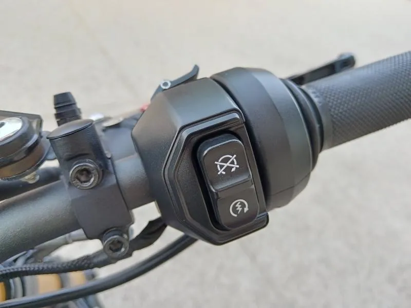 INDIAN 1200 Carbon 2020 Akrapovic